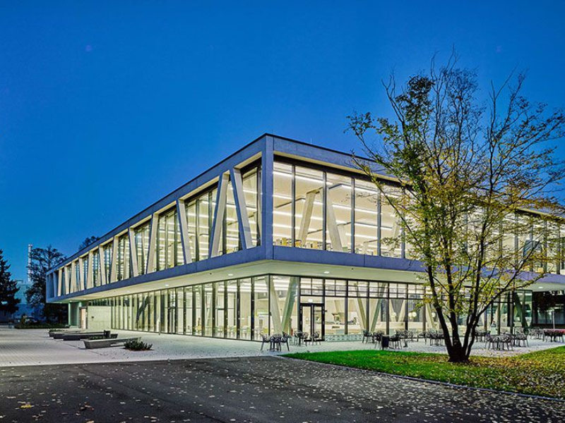 Đại học KIT (Karlsruher Institut für Technologie) Đại học KIT (Karlsruher Institut für Technologie)